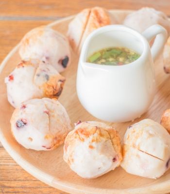 ลูกชิ้นปลาหมึกย่าง